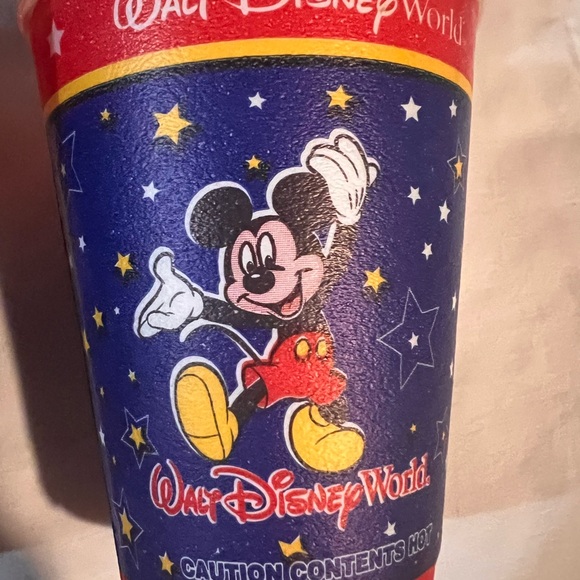 DISNEY STYROFOAM CUPS- 6 CUPS + 2 LIDS- VINTAGE NEW 1990’s DISNEY WORLD-ORLANDO - Picture 2 of 7